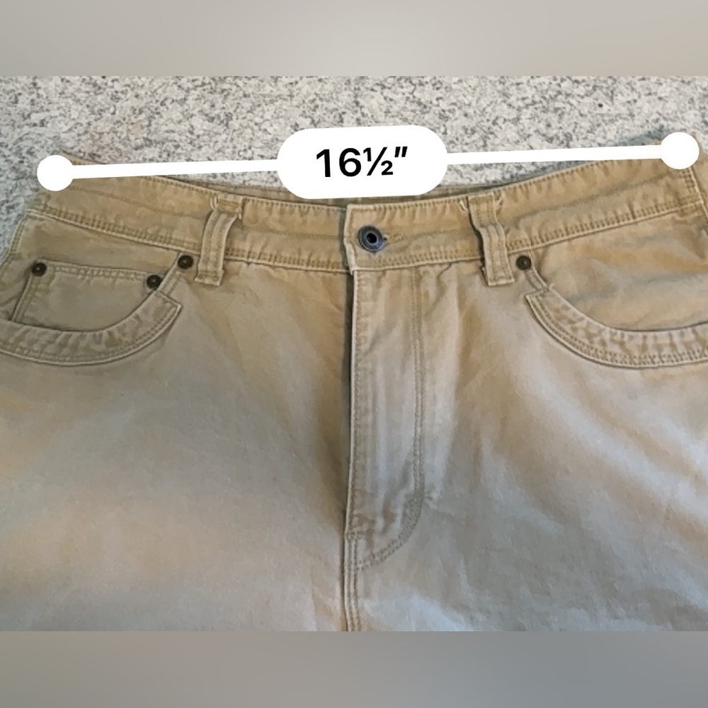 Eddie Bauer | Men's 100% Cotton Classic Khaki Cargo Shorts, Size 33 - Picture 13 of 16